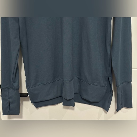 ✨NWT✨ Bench. Women’s Long Sleeve Shirt- Size Medium - Picture 3 of 7